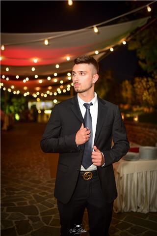 Laureato in lingue e letterature moderne