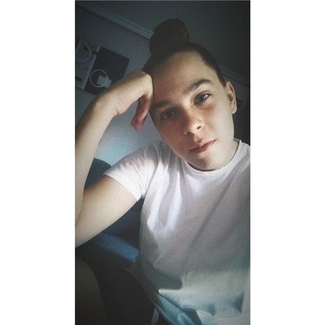 Doy clases particulares de cualquier materia de primaria o eso. tengo 21 años y estudio anatomía patológica y citodiagnostico