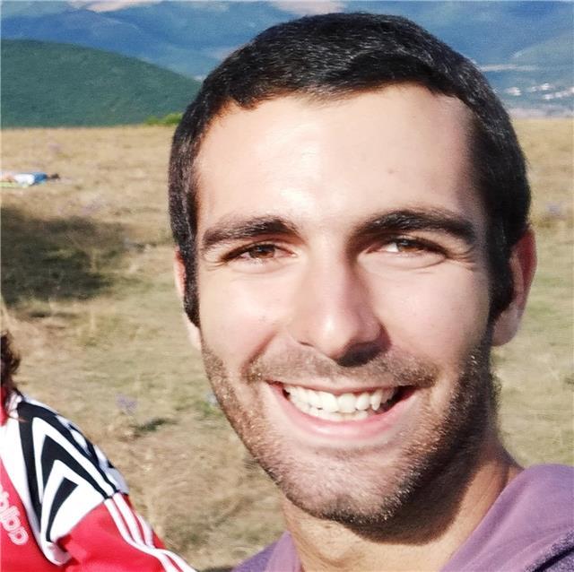 Insegnate di disegno artistico accademico