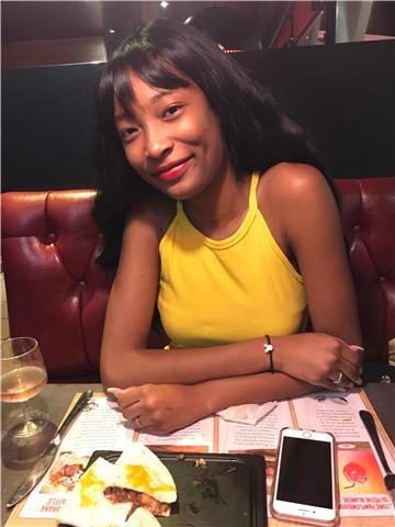 Professeur d’anglais native donne des cours aux enfants et aux adultes débutants