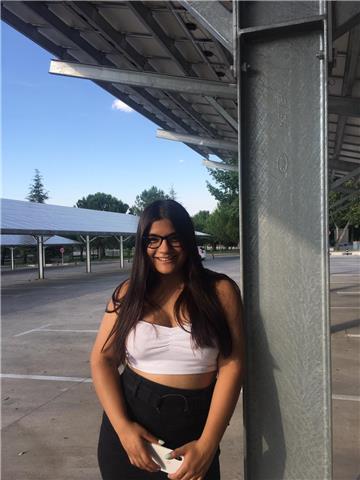 Estudiante de auxiliar de enfermería quiere dar clases de ingles para gente de madrid