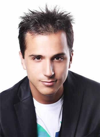 Me defino como un apasionado de la historia, en la que busco que el alumno la comprenda. voy a dar clases desde preescolar hasta bachillerato