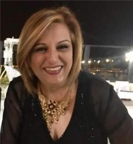 Sono una docente di canto lirico e moderno,canto e studio dall'età di 5 anni ad oggi,insegno anche a leggere la musica vista la mia esperienza sul campo sia nell'uno che nell'altro. Amo le belle voci ed amo la musica ed ho fatto di questo dono il mio mest
