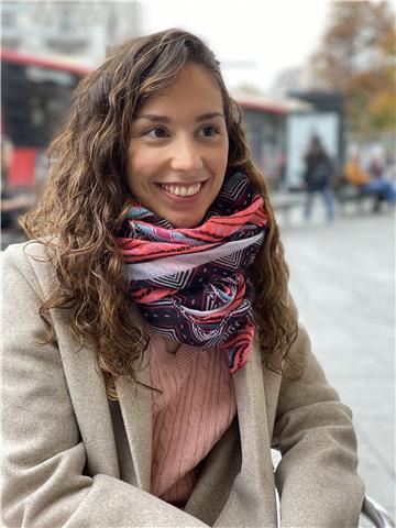 Profesora de Biología ofrece clases a jóvenes de 1 y 2 de bachillerato