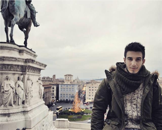 Diplomato liceo scientifico offre lezioni di matematica, fisica e scienza