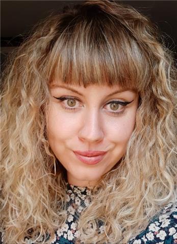 Insegnante madrelingua inglese offre lezioni private di ripetizioni, speaking e traduzioni