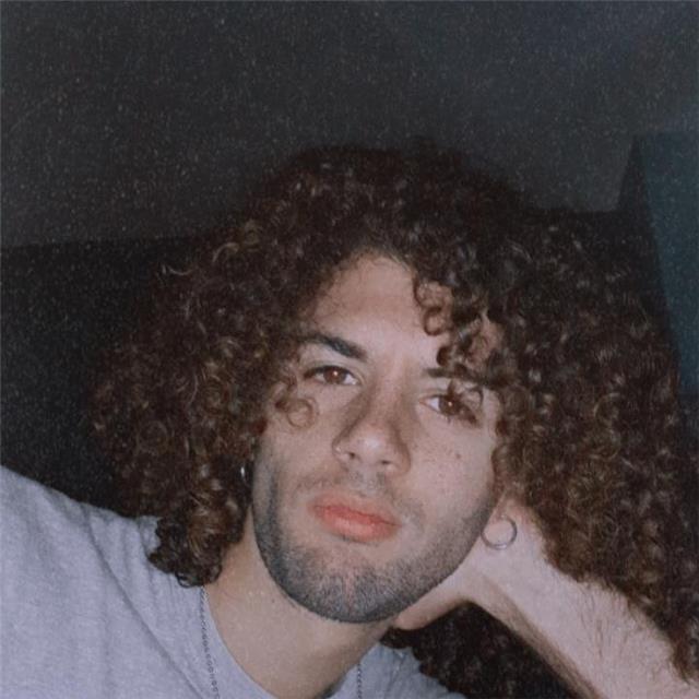 Studente universitario impartisce lezioni di inglese