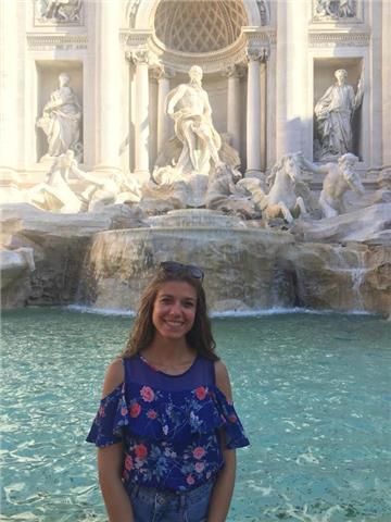 Studentessa di giurisprudenza offre lezioni di Inglese, Spagnolo e materie umanistiche online