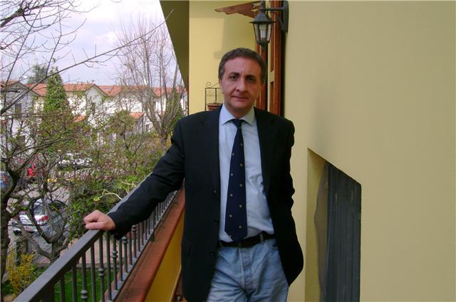 Laureato in Metodologia della ricerca sociale