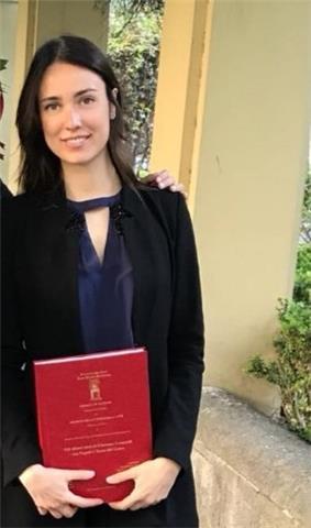 Laureata in lingue e culture moderne con Master in HR