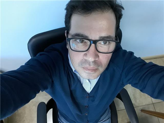 Ingeniero de caminos imparte clases de matemáticas y física