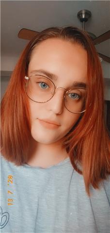 Soy una estudiante, actualmente estoy estudiando, vivo en tarragona centro