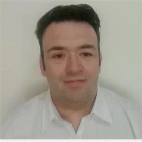 Profesor Universitario, Licenciado en Marketing, Posgrado en Docencia Universitaria