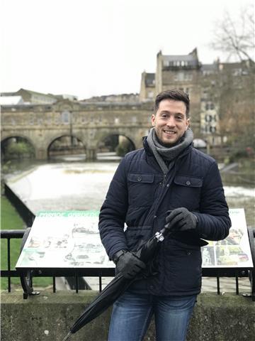 Español para extranjeros. Soy graduado en Historia con un Máster de Profesorado, y nivel B2+ de inglés