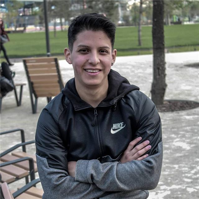 Estudiante de historia en 3.º que podría enseñar sociales, geografia, historia e incluso historia del arte