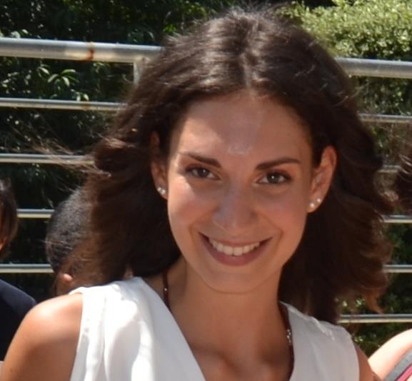 neolaureata impartisce lezioni di biologia e chimica