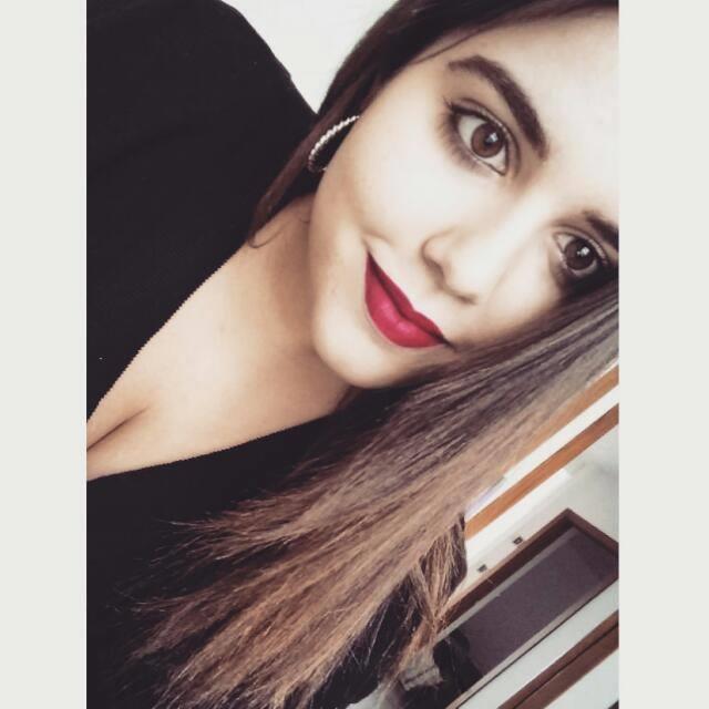 Hola, soy una chica joven graduada en educación primaria. doy clases de todas las asignaturas desde 4° de primaria a 2° de eso