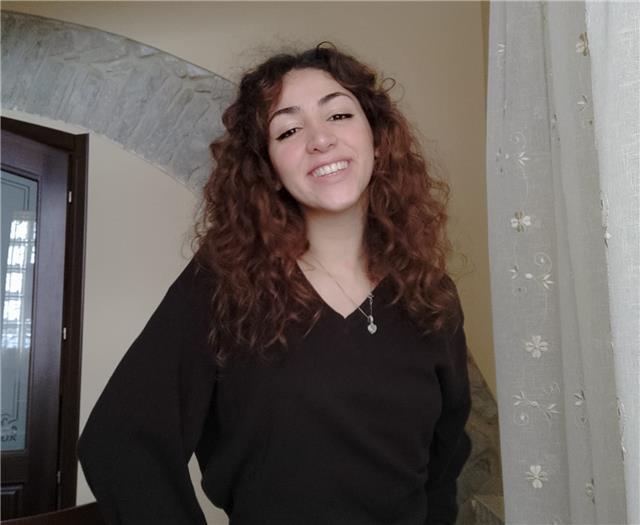 Studentessa di Medicina, diplomata: liceo scientifico, massimo dei voti