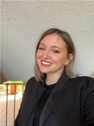 Studentessa di mediazione linguistica, con esperienze di studio all’estero offre lezione di inglese e altre lingue