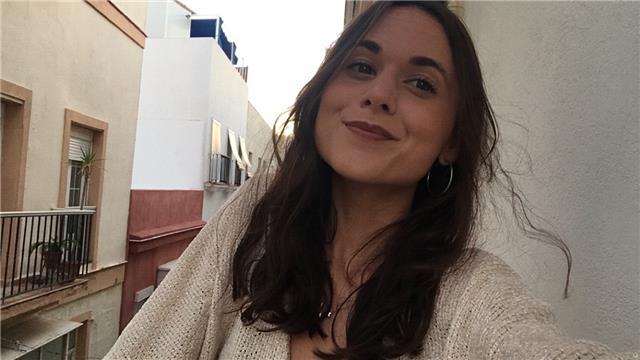 Doy clases particulares en primaria y hasta 4º de la eso, soy una persona con mucha paciencia y con mucha dedicación. me preparo muy bien las clases