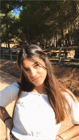 Estudiante de traducción en valencia con un b2 en nglés por la escuela de idiomas se ofrece a dar clases particulares desde primaria hasta bachillerato. también puedo hacer de niñera bilingüe. disponibilidad de tardes