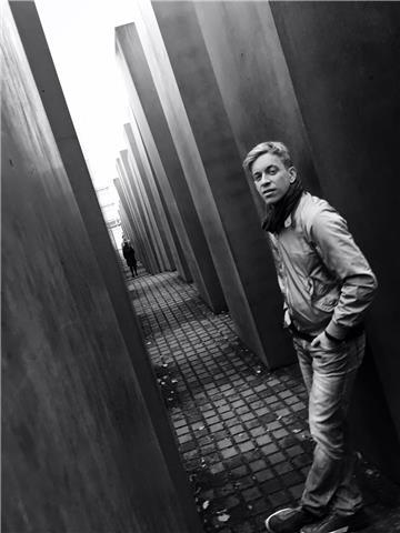 Ragazzo laureato al politecnico impartisce ripetizioni a domicilio di matematica, fisica e chimica per ragazzi delle scuole superiori