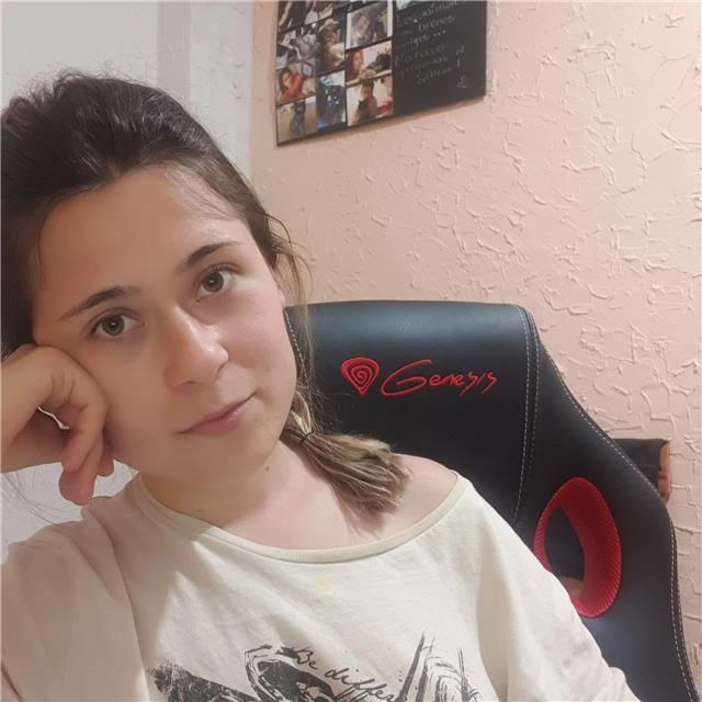 Estudiante de FP Grado Superior en Administración y Finanzas ofrece apoyo escolar para personas con edad comprendida entre 14-18 años (o que tenga el nivel parecido para estas edades) en Madrid (especialmente en zona sur)