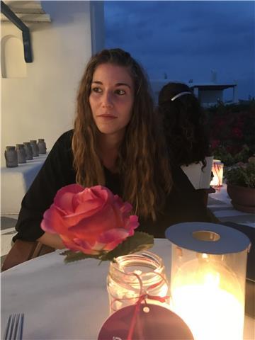 Studentessa universitaria per ripetizioni e aiuto compiti