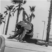 Bailarina de danza clásica, instructora de pilates especializada en suelo y terapéutico. Llevo 5 años dando clases a grupos y particulares. Referencias demostrable. Prueba sin compromiso!