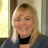 Me defino como una persona entusiasta, profesional y positiva. puedo dar clases a alumnos de primaria en diferentes materias como ciencias, castellano o catalán