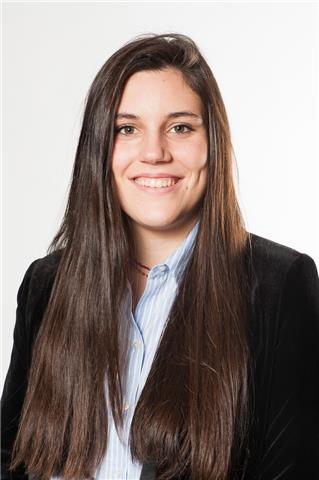 Doy clases particulares a alumnos de primaria, eso, bachillerato y estudiantes de administración y dirección de empresas (esade..)