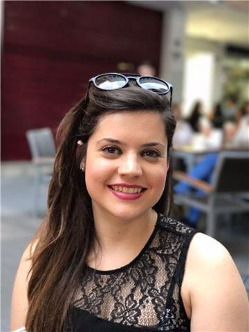 Graduada en filología inglesa y con títulos oficiales imparte clases particulares de inglés y lengua castellana en mi domicilio o en el del alumno