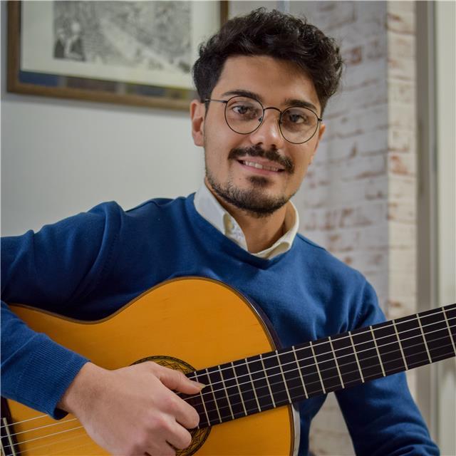 Maestro di musica offre lezioni di chitarra e teoria musicale