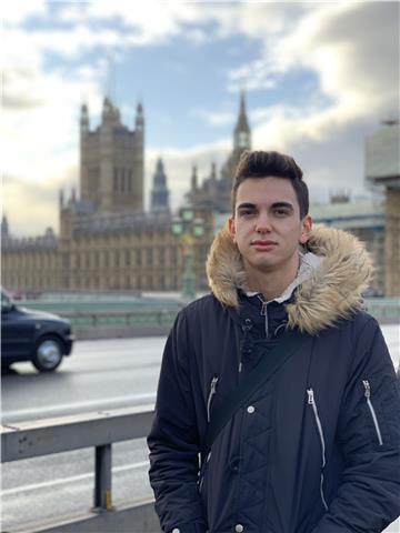 Profesor de Inglés con Advanced y 3 años de experiencia para dar clases a personas de cualquier edad y con cualquier objetivo