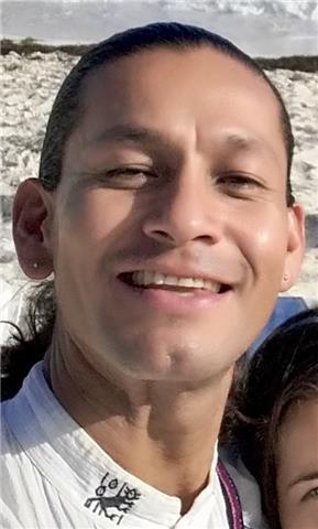 Soy un Profesor de Las Bellas Artes, de Historia del Arte, de Historia de Mexico, de Historia Universal, y de Introducción al Dibujo y al Diseño; Maestro de la asignatura de Educación Artística; Promotor de los Patrimonios de Mexico; y Guía Profesional y 