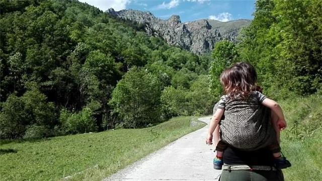 Me apasionan las criaturas, acompañar su aprendizaje y darles herramientas para que ellas mismas descubran su potencial. Si tu hij@ presenta dificultades de aprendizaje, si no se motiva o se aburre, o sientes que en la escuela no aplican una metodologia q