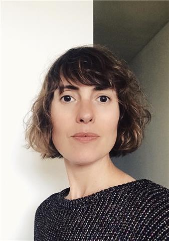 Graduada en historia del arte + máster en teoría del arte contemporáneo por goldsmiths college (londres)