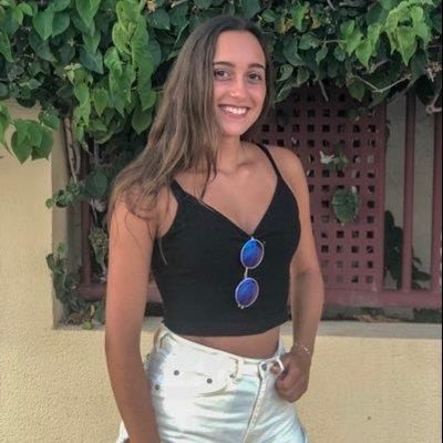 Hola! soy profesora particular desde hace 2 años y me gustaría poder ayudarte! hago clases para alumn@s de la eso y bachillerato, también te puedo ayudar a preparar la selectividad. escríbeme!