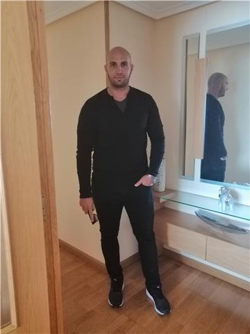 Soy un Ingeniero En Ciencias Informáticas, q me apasionan las Matemáticas. Podría ayudar a los estudiantes con su asignatura de Matemática