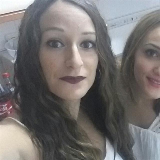 Profesora, graduada en filología hispánica, da clases de lengua y literatura a todas las edades