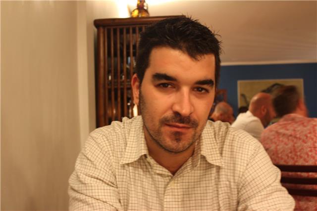 Con 7 años viviendo en asia, y nivel alto de ingles, enseño nivel basico-medio de inglés para todas las personas que quieran empezar o seguir desarrollando su nivel de ingles