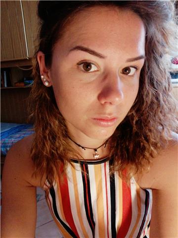 Laureata in economia e commercio