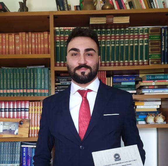 Laureato in Scienze dell'Architettura impartisce lezione di storia dell'arte
