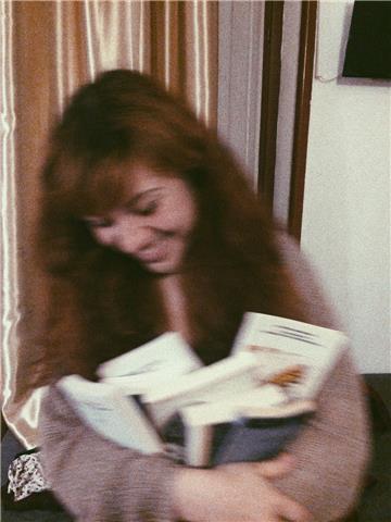 Studentessa universitaria con certificato FCE offro lezioni di Inglese