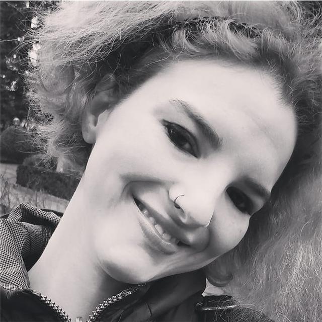 Studentessa neodiplomata offre ripetizioni private in lingue straniere: inglese, francese e spagnolo