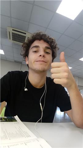 Doy clases de ciencias sociales, comprometido con el alumno y la materia