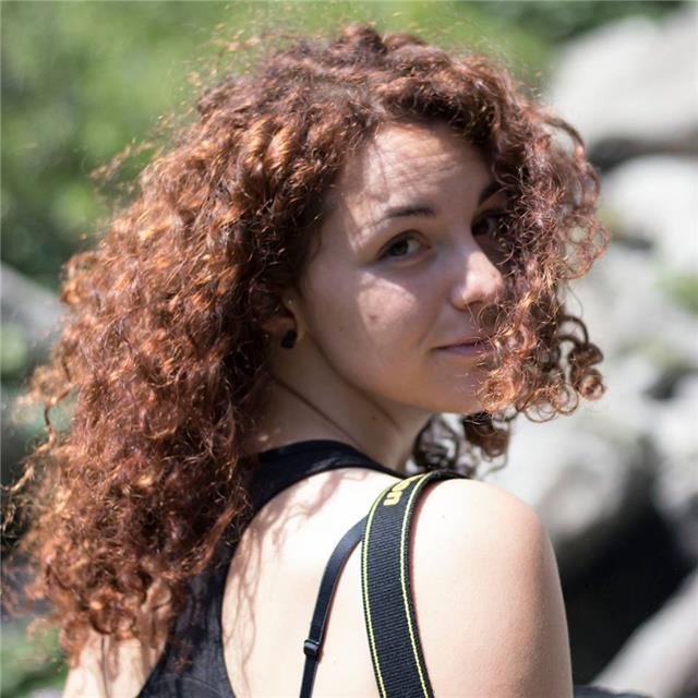 Studentessa madrelingua italiana si offre per aiuto compiti