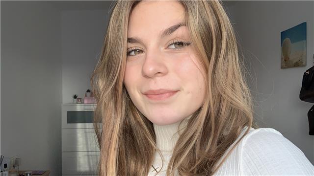 Profesora de literatura catalana y castellana de e.s.o y bachillerato