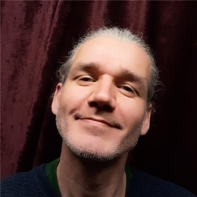 Ofrezco una combinación de batería e inglés. ¡vamos a divertirnos!