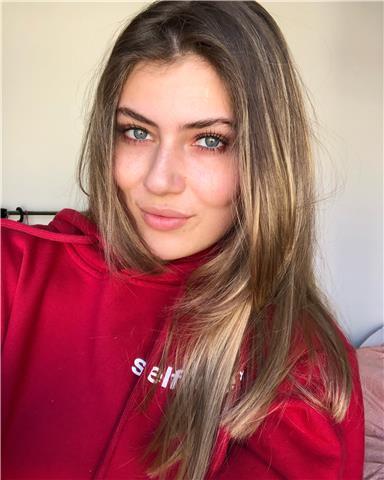 Cursos de francés con una estudiante francesa